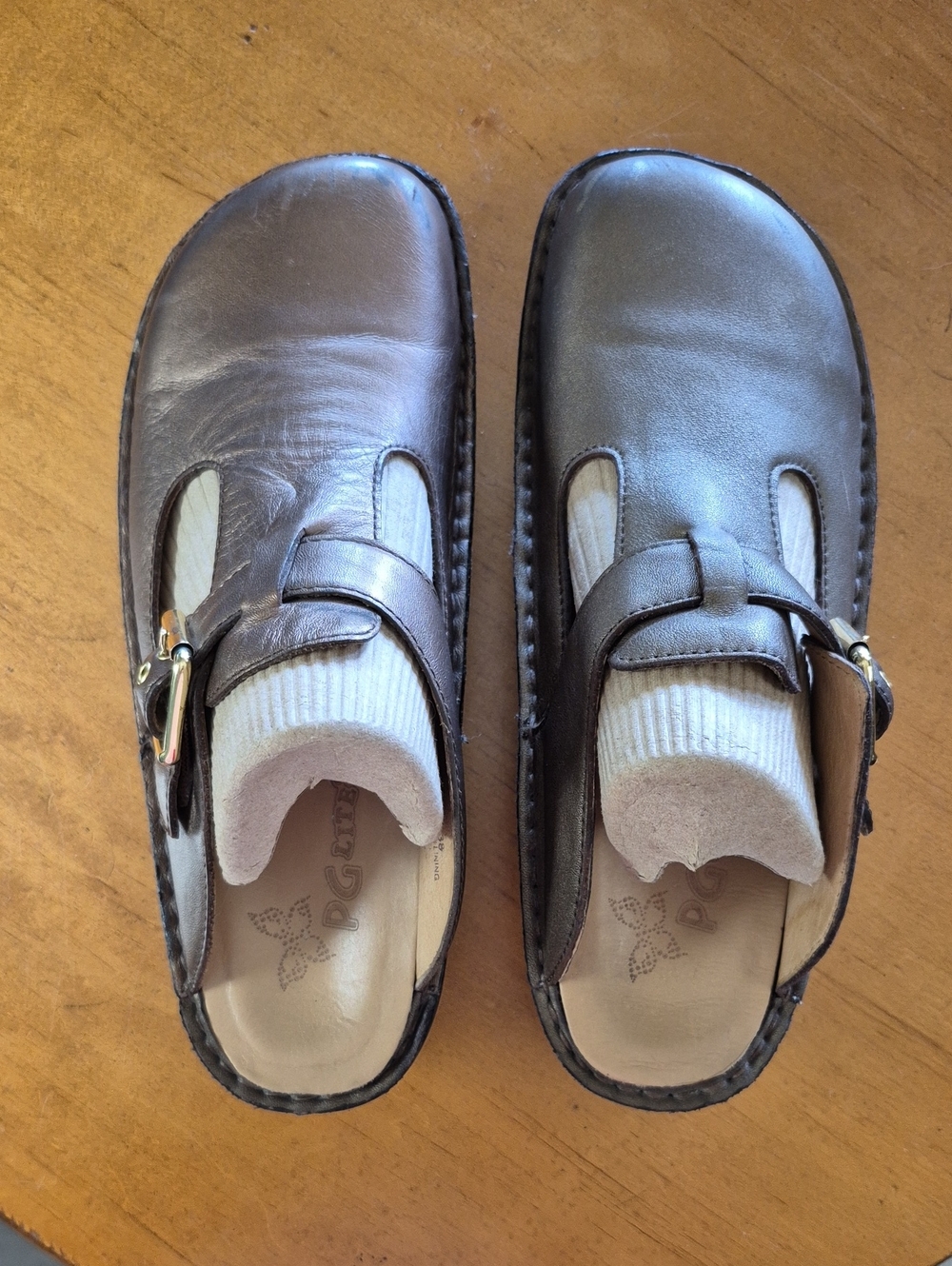 PG Lite by Alegria Slip-On Leather Clog in Metallic Brown. Size 38